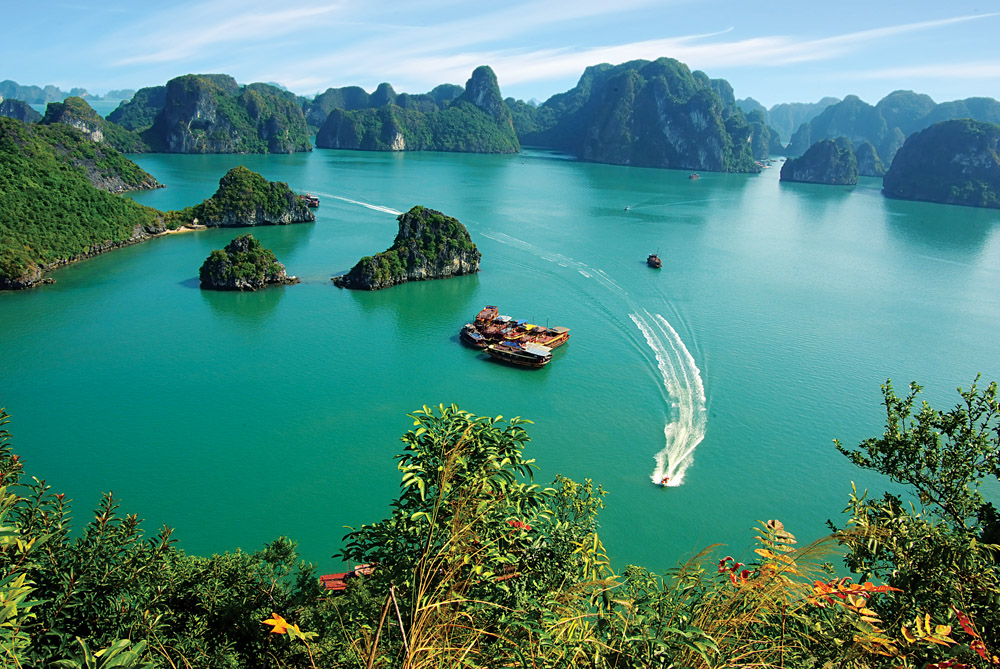 OVERALL NORTHEAST VIETNAM MOTORBIKE TOUR FOR DISCOVERIES Indochina promotion tours 1 - OVERALL NORTHEAST VIETNAM MOTORBIKE TOUR FOR DISCOVERIES