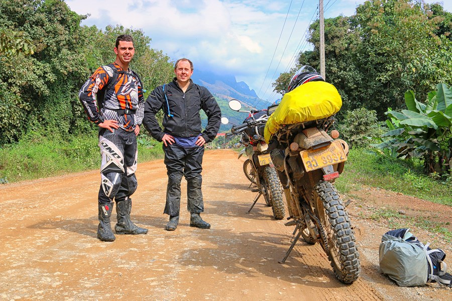 HOI AN MOTORBIKE TOUR TO SAIGON VIA CENTRAL HIGHLANDS Laos mtbt Copy - HOI AN MOTORBIKE TOUR TO SAIGON VIA CENTRAL HIGHLANDS