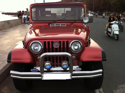 SAIGON CITY TOUR BY JEEP - HALF DAY jeepcao - SAIGON CITY TOUR BY JEEP - HALF DAY
