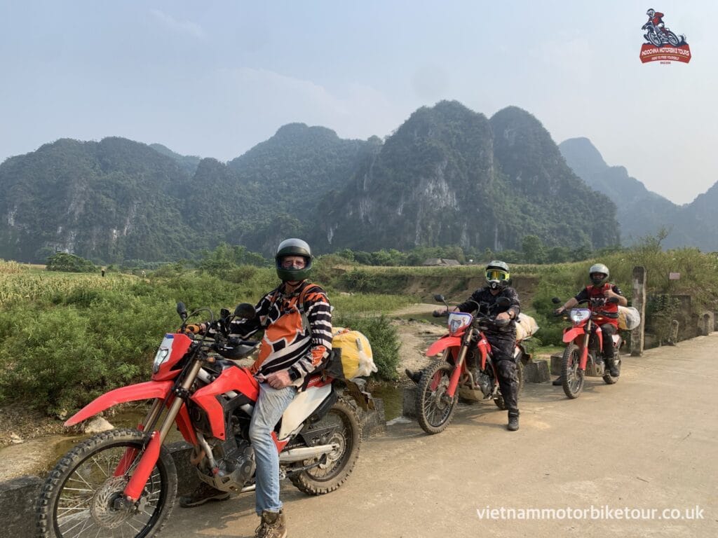 HOI AN MOTORCYCLE TOUR TO HANOI ON HO CHI MINH TRAIL 4 1024x768 - LOOP OF HOI AN MOTORBIKE TOUR TO HUE, PHONG NHA, KHE SANH