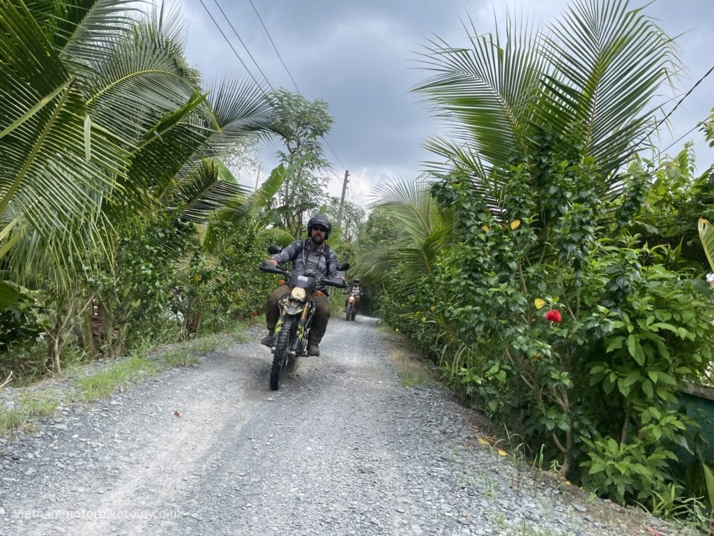 MEKONG DELTA MOTORBIKE TOUR TO TRA VINH, CHAU DOC, DONG THAP vietnam motorbike tours to saigon and mekong delta 11 1024x768 - MEKONG DELTA MOTORBIKE TOUR TO TRA VINH, CHAU DOC, DONG THAP
