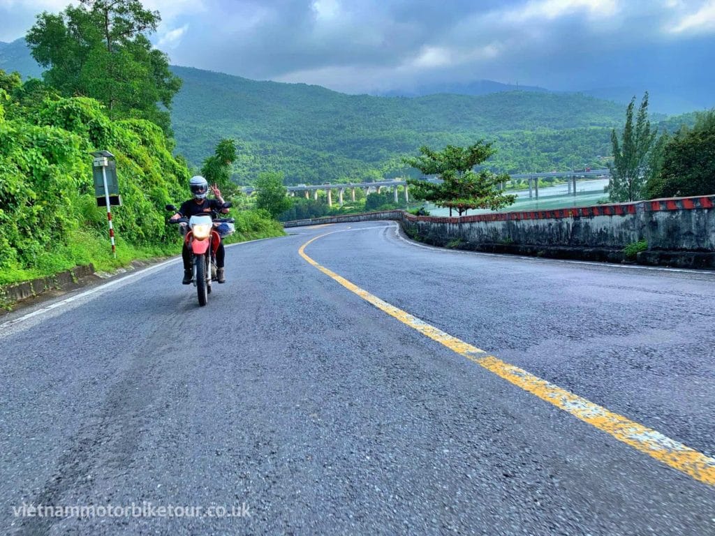 BEST SELLING HOI AN MOTORBIKE TOUR TO HAI VAN PASS FOR 1 DAY hoi an motorbike tour to hai van pass hue 1 1024x768 - BEST SELLING HOI AN MOTORBIKE TOUR TO HAI VAN PASS FOR 1 DAY
