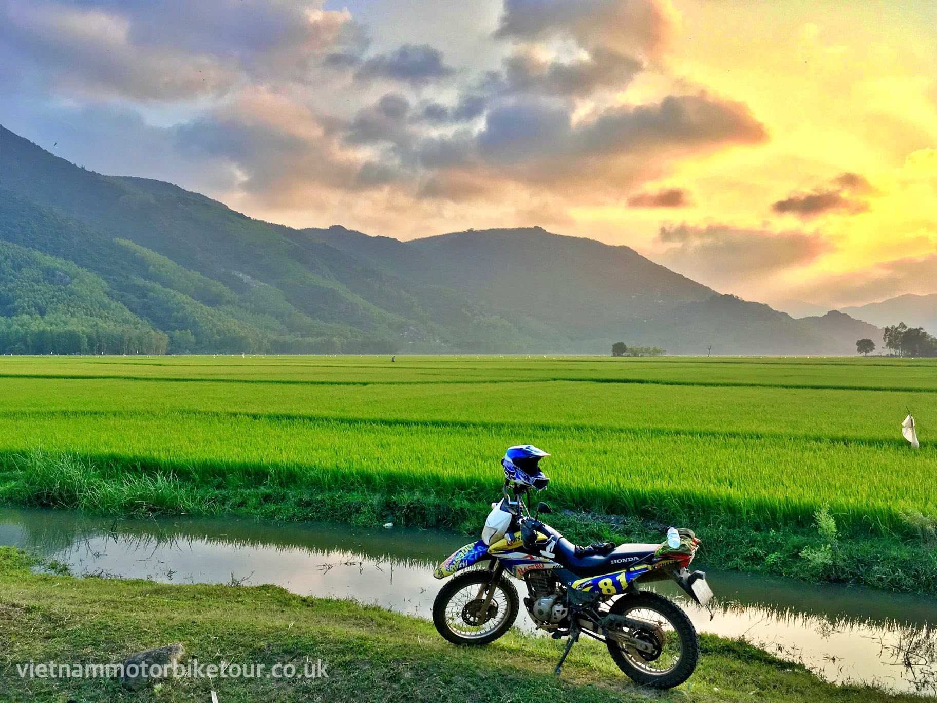 Top 10 Reasons to Book a Top-Gear Motorbike Trip from Hanoi to Saigon on Ho Chi Minh trail and along the coast vietnam motorbike tour mai chau pu luong 2 - Top 10 Reasons to Book a Top-Gear Motorbike Trip from Hanoi to Saigon on Ho Chi Minh trail and along the coast