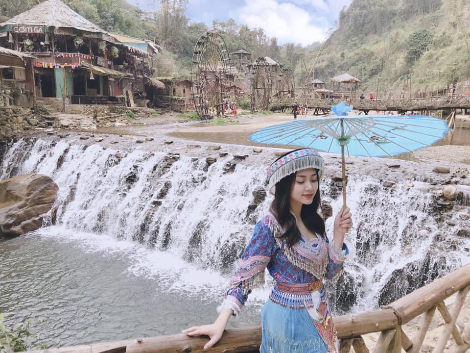 Top 10 Must-See Places in Sapa While Doing A Motorbike Tour There catcat village 1 - Top 10 Must-See Places in Sapa While Doing A Motorbike Tour There