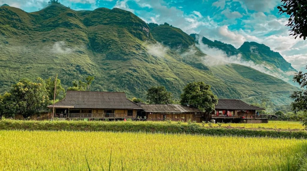 Why Should We Ride Motorbikes to Du Gia in Ha Giang? Hagiang loop motorbike tour to DU Gia 1024x571 - Why Should We Ride Motorbikes to Du Gia in Ha Giang?