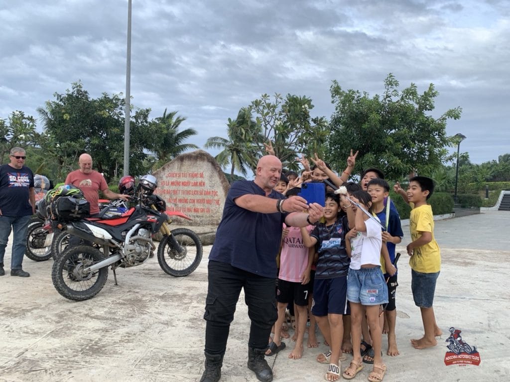 FULL-DAY SAIGON CITY TOUR BY MOTORBIKES Saigon Motorbike Tour to Mui Ne Nha TRang Phan Thiet16 1024x768 - FULL-DAY SAIGON CITY TOUR BY MOTORBIKES