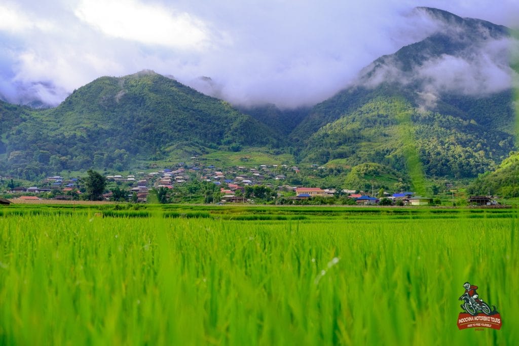 Where to Stay in Ngoc Chien, Muong La District, Son La Province? hanoi motorbike tour to ngoc chien son la 6 1024x683 - Where to Stay in Ngoc Chien, Muong La District, Son La Province?
